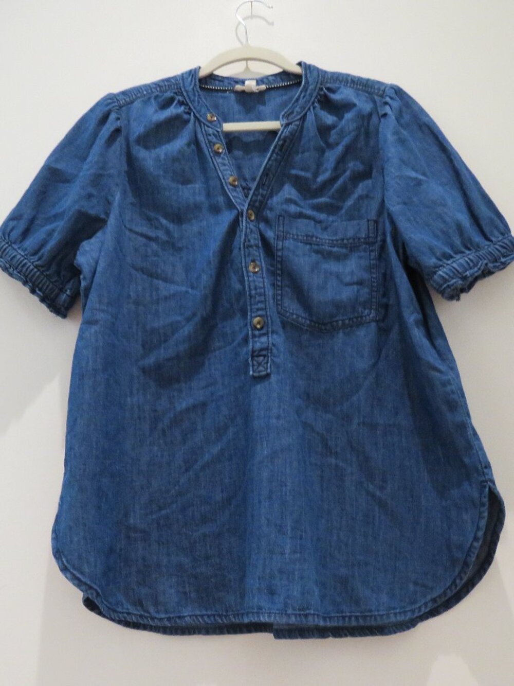 ANTHROPOLOGIE PILCRO Aly Denim Puff-Sleeve Blouse Top Medium Preppy Casual - Picture 9 of 13